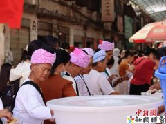 品边地风情学非遗技艺 云南边境小城“慢游”走